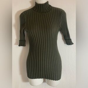Athleta Small Turtleneck Green Short Sleeved Ladies Small Flaw